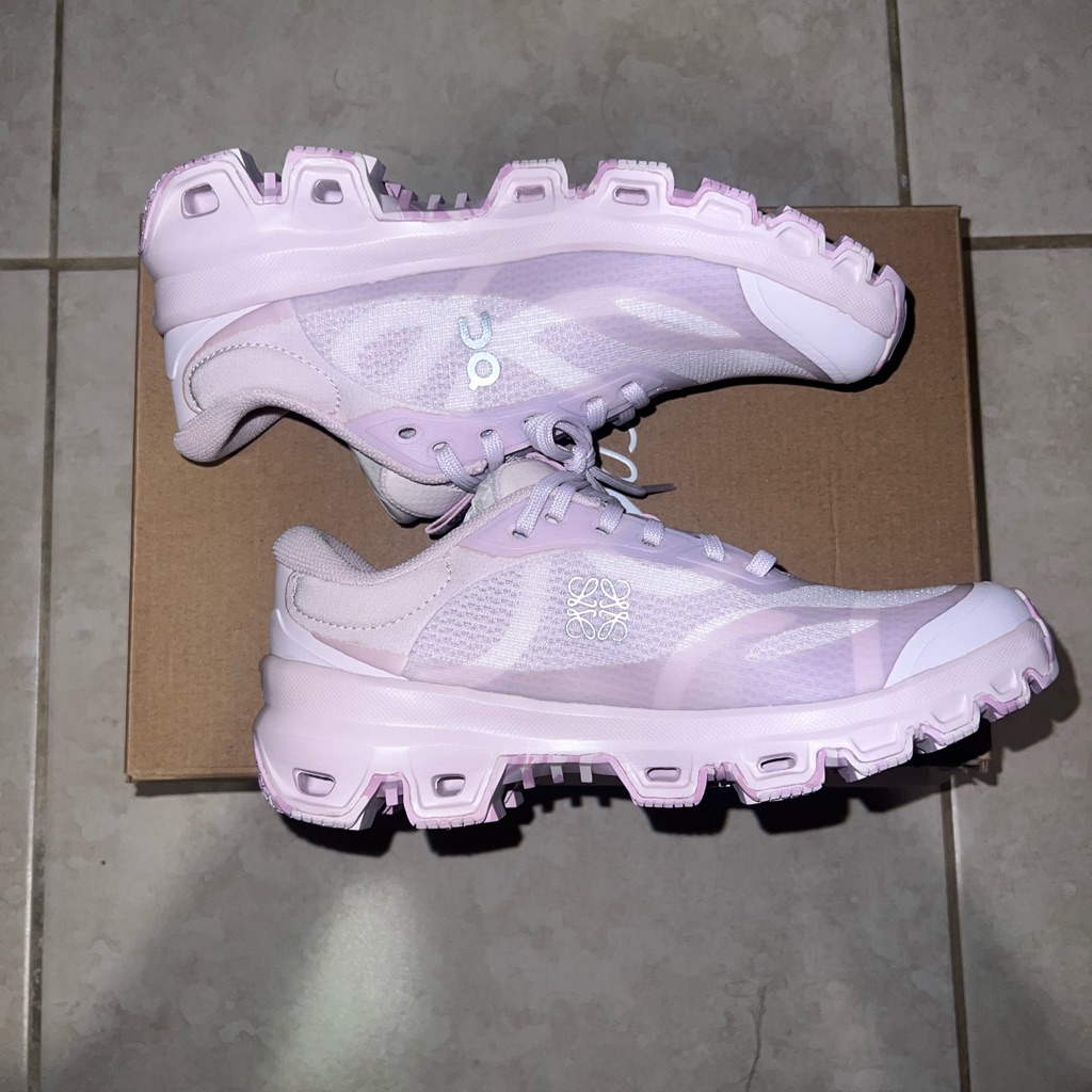 Loewe / Oncloud Light Pink Sneakers